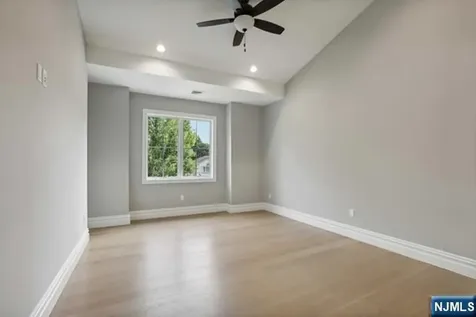 158 Lawrence Drive Paramus NJ 07652