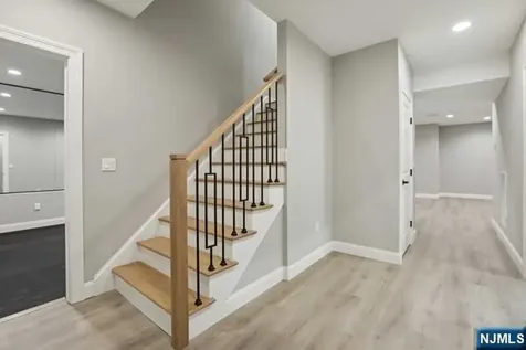 158 Lawrence Drive Paramus NJ 07652