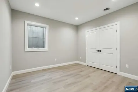 158 Lawrence Drive Paramus NJ 07652