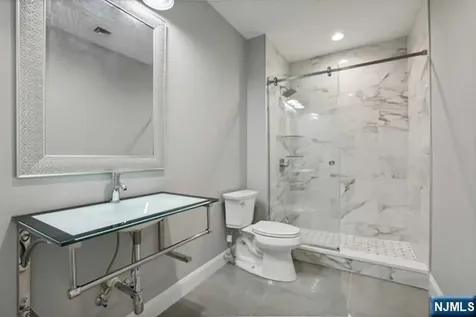 158 Lawrence Drive Paramus NJ 07652