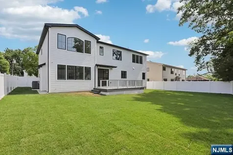 158 Lawrence Drive Paramus NJ 07652