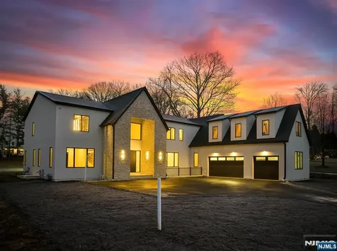 67 Hickory Lane Closter NJ 07624