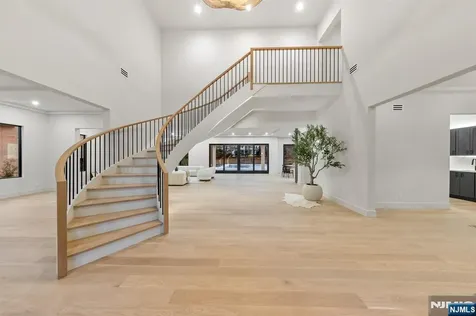 67 Hickory Lane Closter NJ 07624