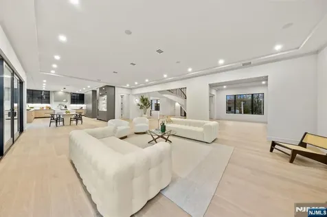 67 Hickory Lane Closter NJ 07624