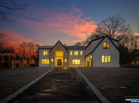 67 Hickory Lane Closter NJ 07624