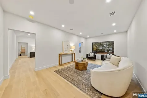67 Hickory Lane Closter NJ 07624