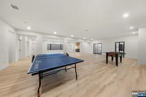 67 Hickory Lane Closter NJ 07624