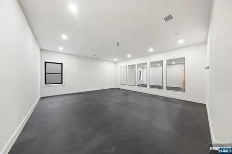 67 Hickory Lane Closter NJ 07624