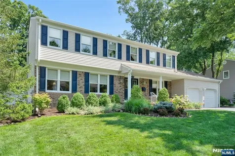 976 Cordes Court Oradell NJ 07649