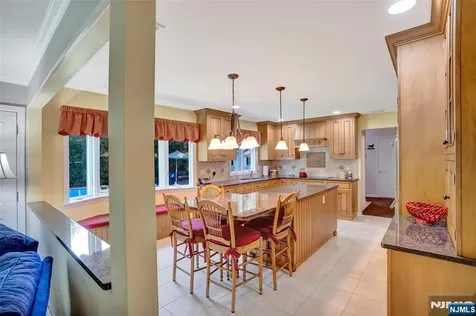 976 Cordes Court Oradell NJ 07649