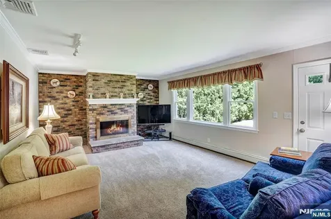 976 Cordes Court Oradell NJ 07649