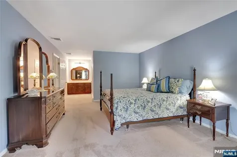 976 Cordes Court Oradell NJ 07649
