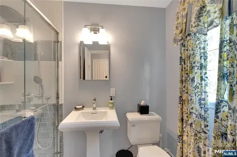 976 Cordes Court Oradell NJ 07649