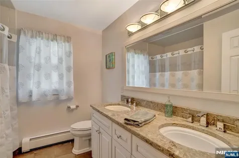 976 Cordes Court Oradell NJ 07649