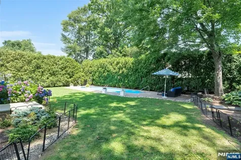 976 Cordes Court Oradell NJ 07649