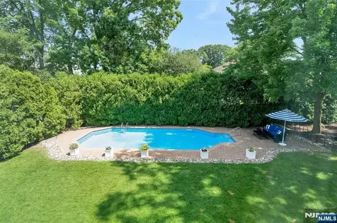 976 Cordes Court Oradell NJ 07649