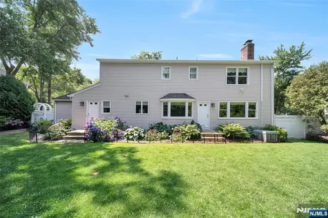 976 Cordes Court Oradell NJ 07649