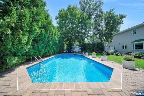 976 Cordes Court Oradell NJ 07649