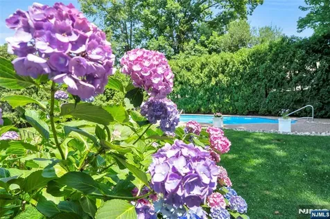 976 Cordes Court Oradell NJ 07649