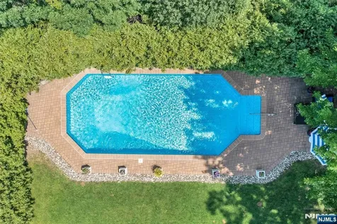 976 Cordes Court Oradell NJ 07649