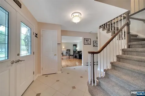 976 Cordes Court Oradell NJ 07649