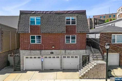 161 18th Union City NJ 07087