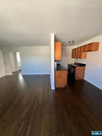 161 18th Union City NJ 07087