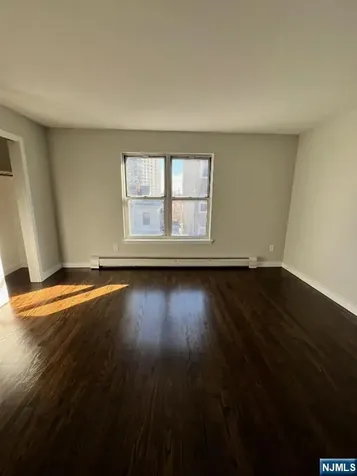 161 18th Union City NJ 07087