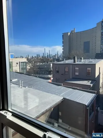 161 18th Union City NJ 07087