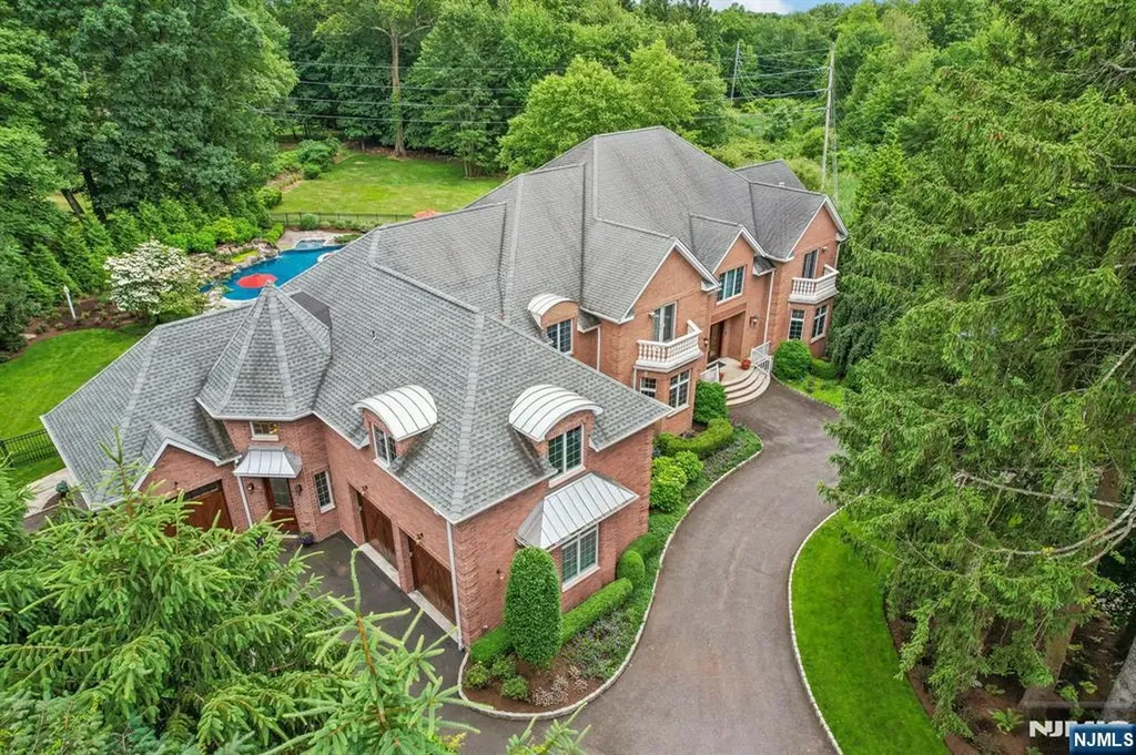 6 Primrose Court Upper Saddle River NJ 07458