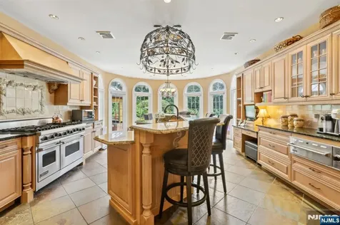6 Primrose Court Upper Saddle River NJ 07458
