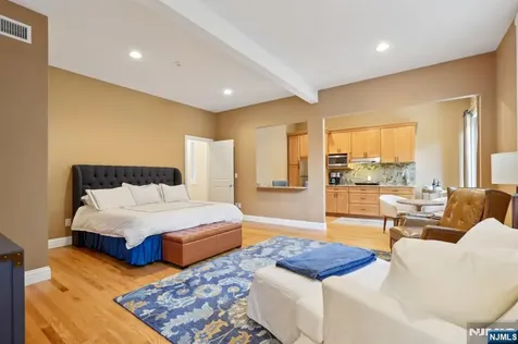 6 Primrose Court Upper Saddle River NJ 07458