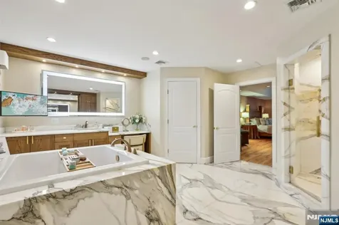 6 Primrose Court Upper Saddle River NJ 07458