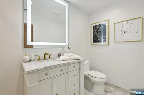 6 Primrose Court Upper Saddle River NJ 07458