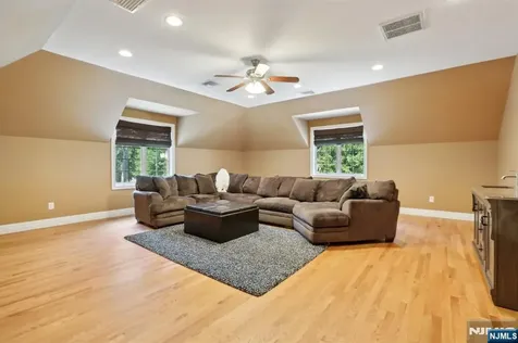 6 Primrose Court Upper Saddle River NJ 07458