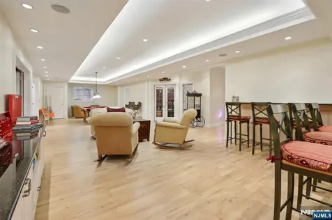 6 Primrose Court Upper Saddle River NJ 07458
