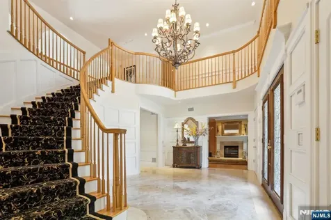 6 Primrose Court Upper Saddle River NJ 07458