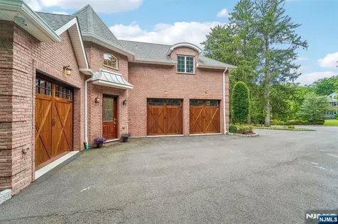 6 Primrose Court Upper Saddle River NJ 07458