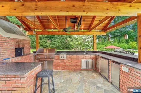 6 Primrose Court Upper Saddle River NJ 07458