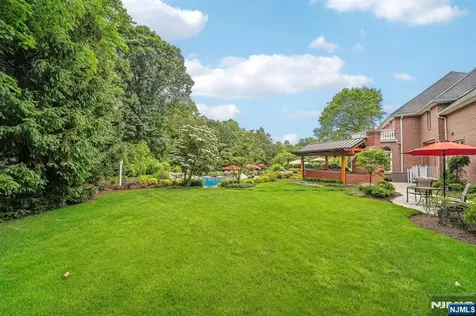 6 Primrose Court Upper Saddle River NJ 07458