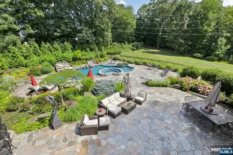 6 Primrose Court Upper Saddle River NJ 07458
