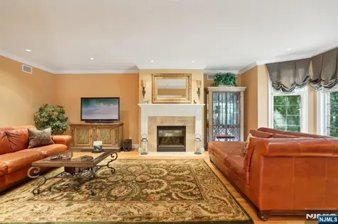 6 Primrose Court Upper Saddle River NJ 07458