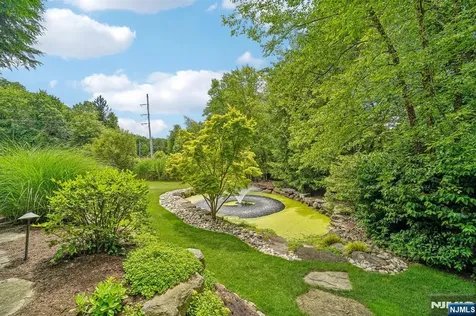 6 Primrose Court Upper Saddle River NJ 07458