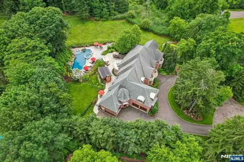 6 Primrose Court Upper Saddle River NJ 07458