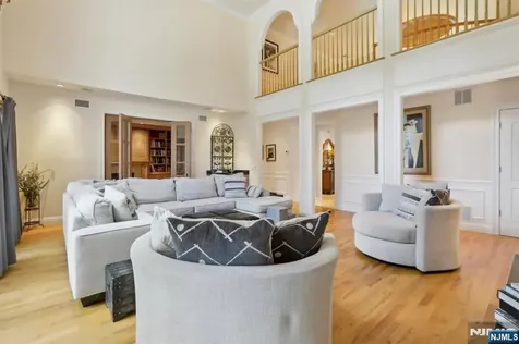 6 Primrose Court Upper Saddle River NJ 07458