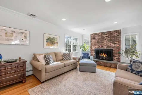 1 Stratford Court Demarest NJ 07627