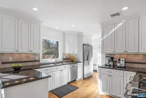 1 Stratford Court Demarest NJ 07627