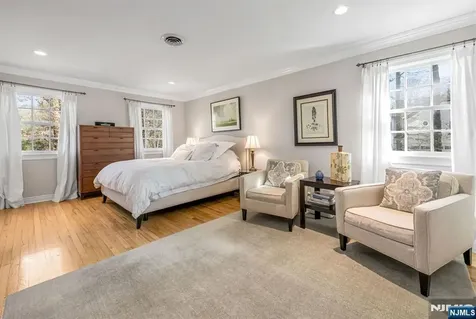 1 Stratford Court Demarest NJ 07627