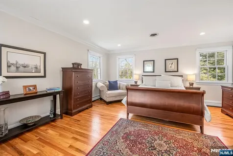 1 Stratford Court Demarest NJ 07627