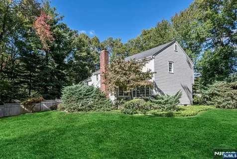 1 Stratford Court Demarest NJ 07627